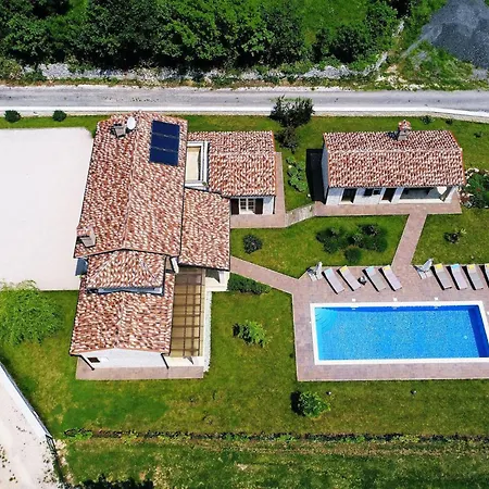 St, Martina Holiday home Kucici