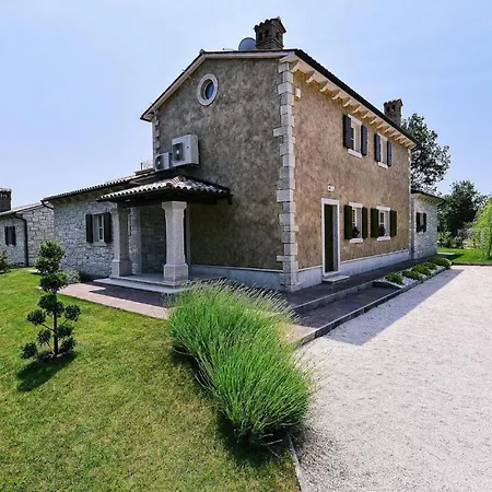 St, Martina Kucici